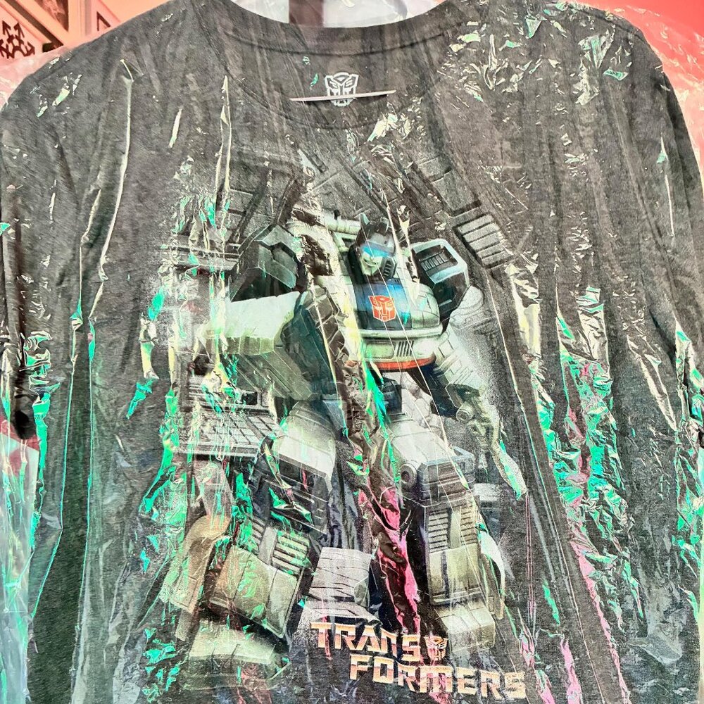 TRANSFORMERS giant robot on charcoal heather grey short sleeve shirt men size M!